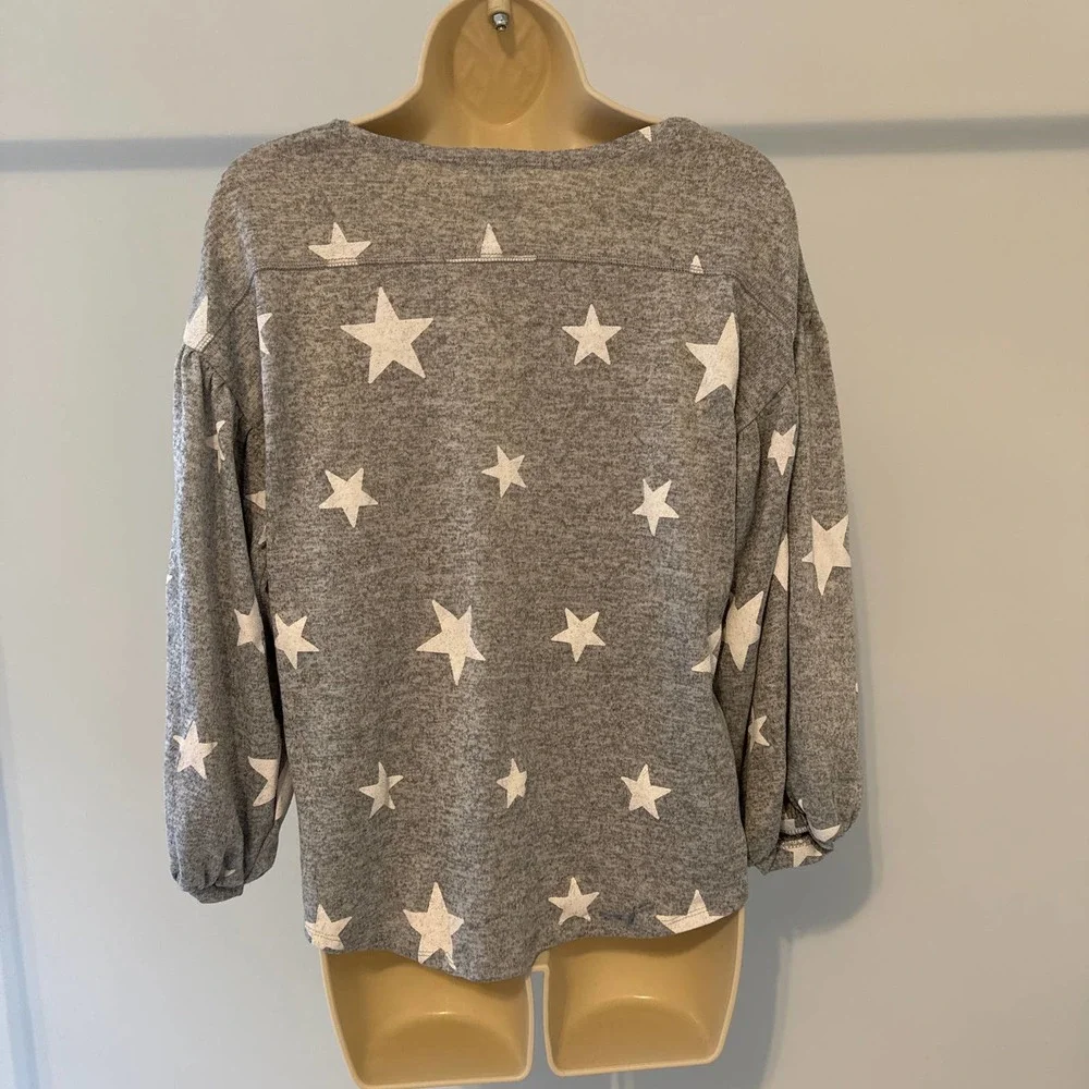 Mada Grey‎ White Stars Puff Sleeve Top Size Medium Pre-owned - Picture 4 of 9